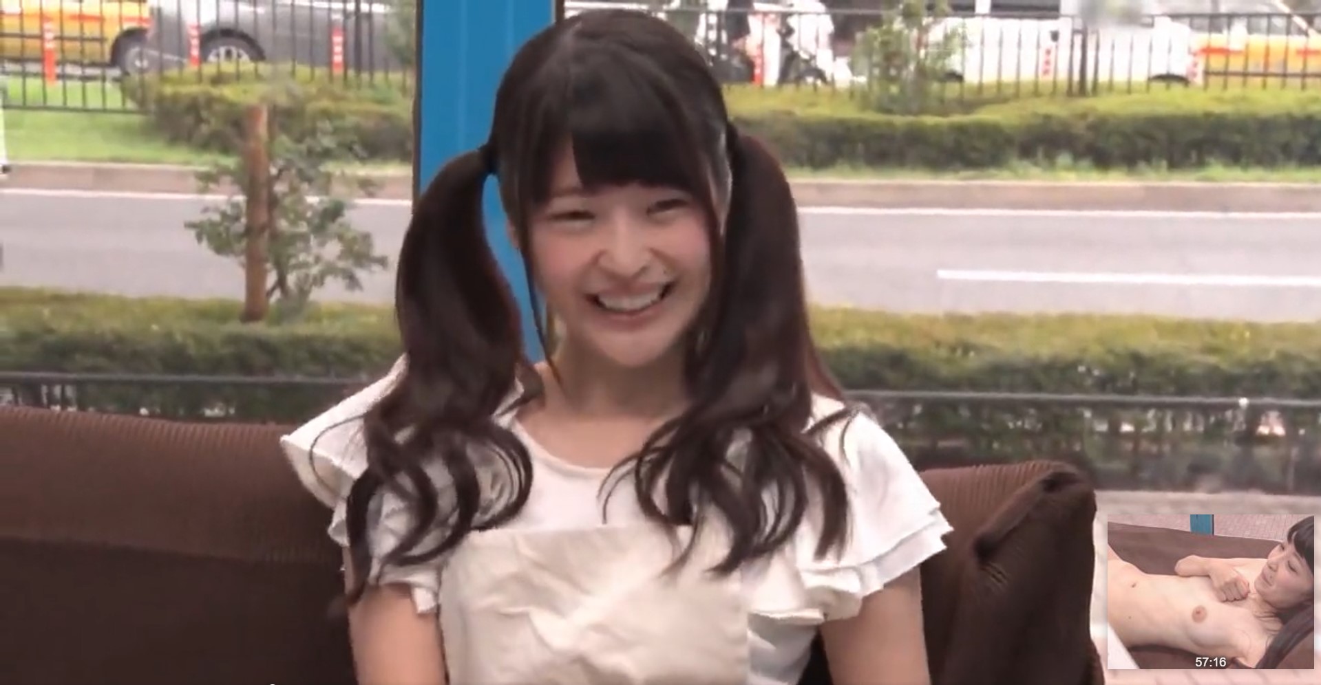 カワイイ系のツルツルパイパンマンコを色々な角度から抜き差ししまくり最後は正常位から一滴残らず口にぶっかけ！