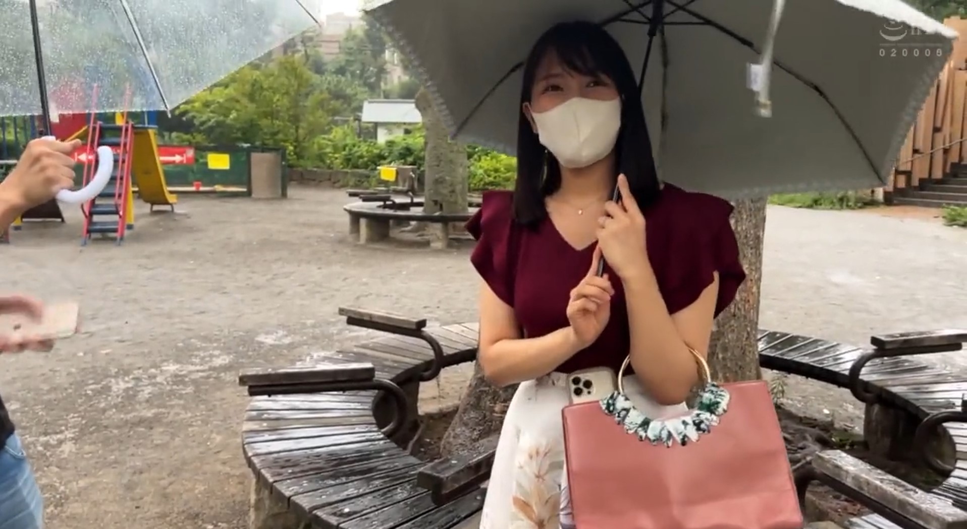 一見真面目系のお姉さんとホテルでバックでガン突き少し大きめのお尻にパンパンと打ち付ける気持ちのいいバック